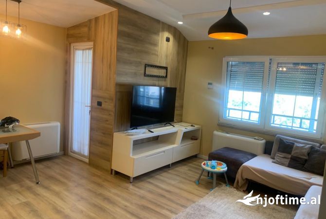 Shtepi me qera 2+1 ne Tirane - 900 Euro