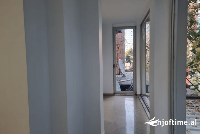 Ambient biznesi me qera 1+1 ne Tirane - 1,200 Euro