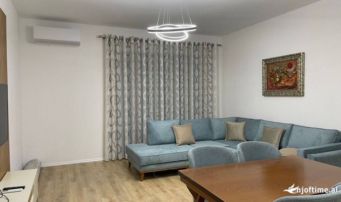 Shtepi me qera Apartament ne Tirane, 2+1, Mobilimi E mobiluar, Pagesa 800  Euro.