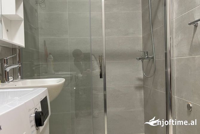 Shtepi me qera Apartament ne Tirane, 2+1, Mobilimi E mobiluar, Pagesa 800  Euro.