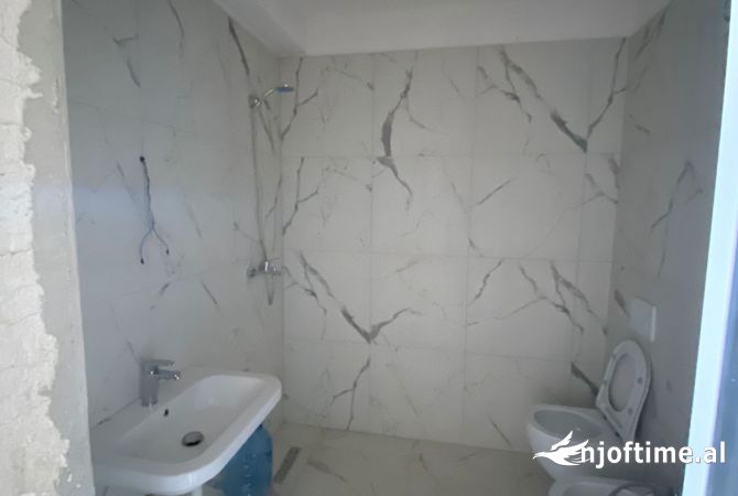 Apartment for sale in Tirana 2+1, Emty