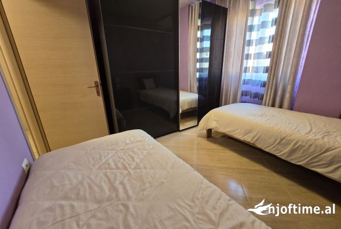 Shtepi me qera Apartament ne Tirane, 2+1, Mobilimi E mobiluar, Pagesa 700  Euro.
