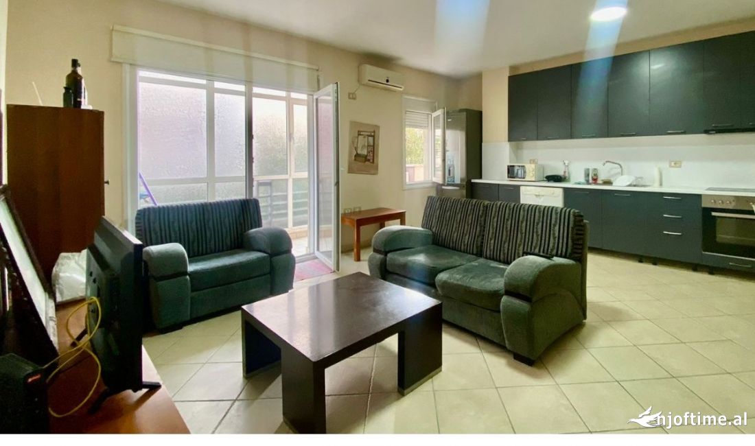 Shtepi ne shitje Apartament ne Tirane, 1+1, Mobilimi E mobiluar, Pagesa 130,000  Euro.