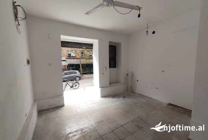 Ambient biznesi me qera 1+1 ne Tirane - 450 Euro