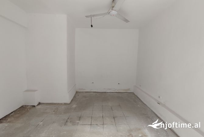 Ambient biznesi me qera 1+1 ne Tirane - 450 Euro