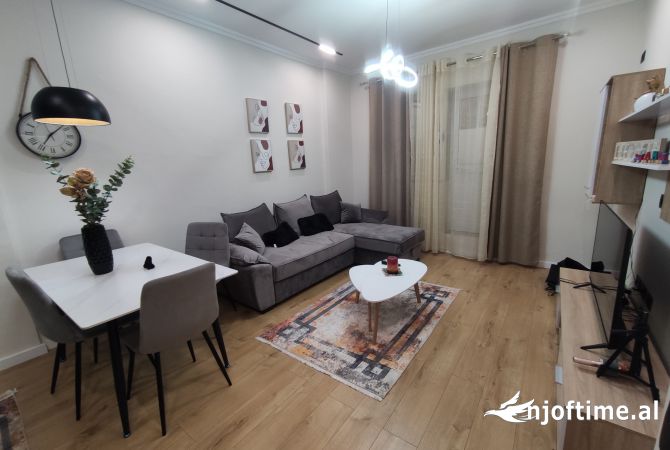 Shtepi ne shitje 1+1 ne Tirane - 90,000 Euro