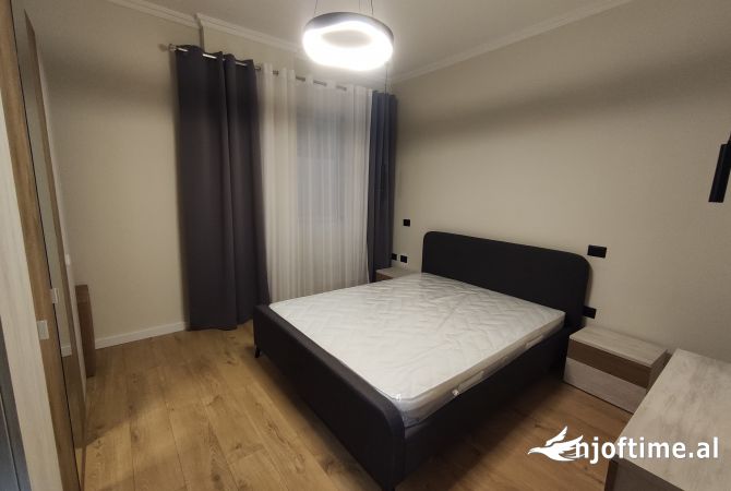 Shtepi ne shitje Apartament ne Tirane, 1+1, Mobilimi E mobiluar, Pagesa 90,000  Euro.
