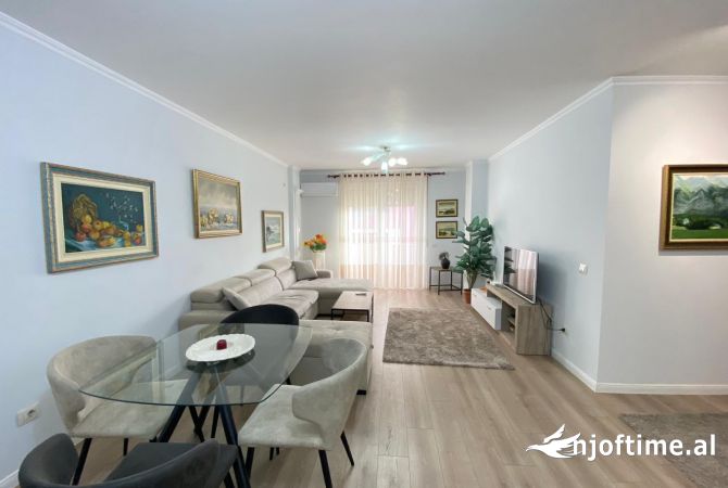 Shtepi me qera Apartament ne Tirane, 2+1, Mobilimi E mobiluar, Pagesa 700  Euro.