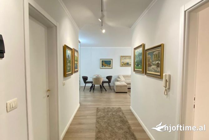 Shtepi me qera Apartament ne Tirane, 2+1, Mobilimi E mobiluar, Pagesa 700  Euro.