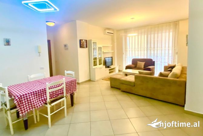 Shtepi me qera 3+1 ne Tirane - 1,100 Euro