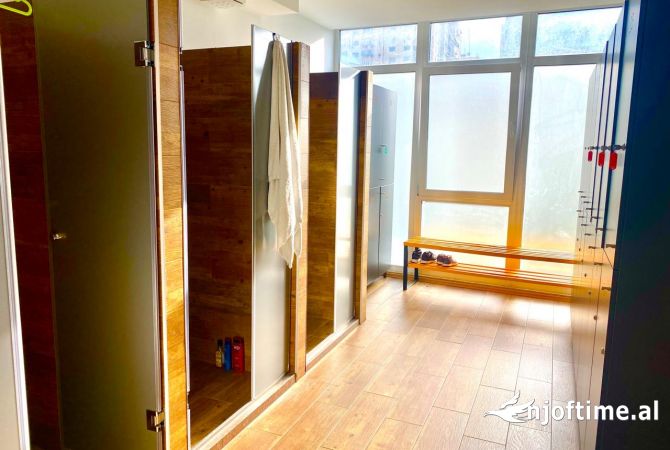 Ambient( palester) per qira, Komuna e Parisit