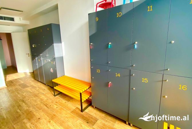 Ambient( palester) per qira, Komuna e Parisit