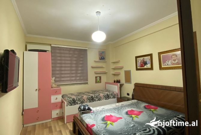 Shtepi me qera Apartament ne Tirane, 1+1, Mobilimi E mobiluar, Pagesa 450  Euro.