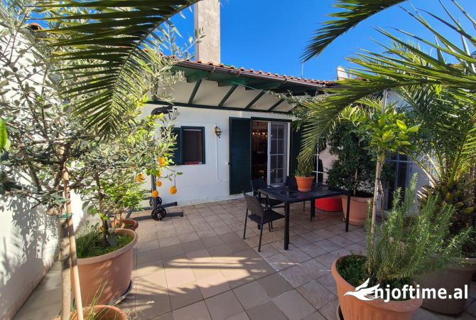 Shtepi ne shitje Apartament ne Tirane, 1+1, Mobilimi E mobiluar, Pagesa 172,000  Euro.