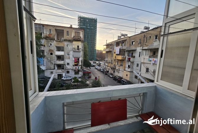 Shtepi me qera Apartament ne Tirane, 2+1, Mobilimi E mobiluar, Pagesa 500  Euro.
