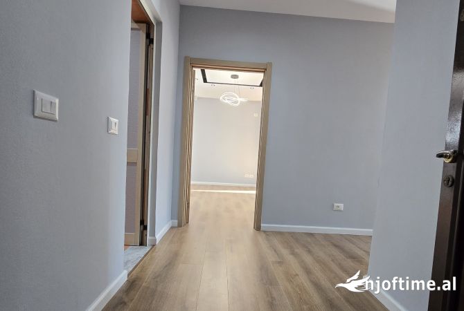 Shtepi ne shitje Apartament ne Tirane, 2+1, Mobilimi Bosh, pa mobiluar, Pagesa 108,000  Euro.