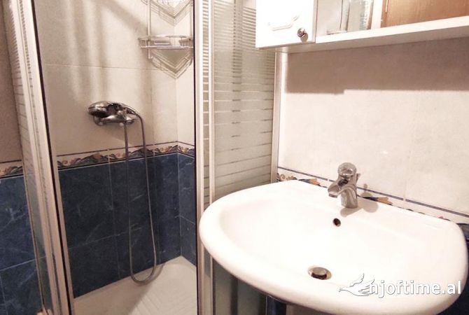 Shtepi me qera Apartament ne Tirane, 1+1, Mobilimi E mobiluar, Pagesa 600  Euro.