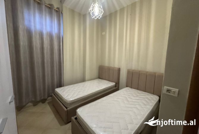 Shtepi me qera Apartament ne Tirane, 2+1, Mobilimi E mobiluar, Pagesa 400  Euro.