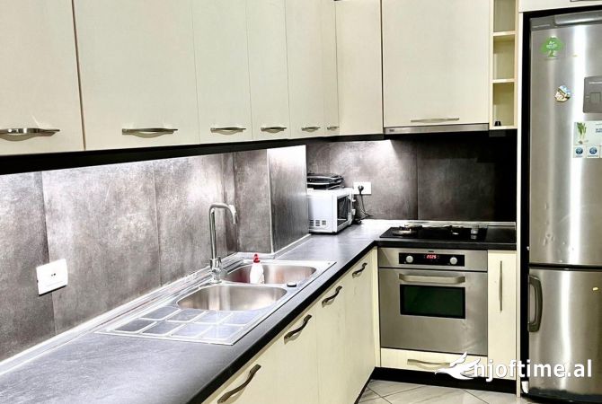 Shtepi me qera Apartament ne Tirane, 1+1, Mobilimi E mobiluar, Pagesa 600  Euro.