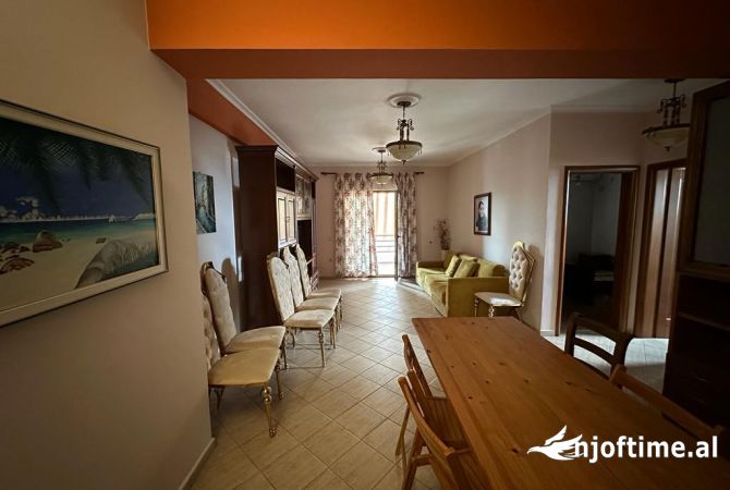 Shtepi me qera Apartament ne Tirane, 2+1, Mobilimi E mobiluar, Pagesa 750  Euro.