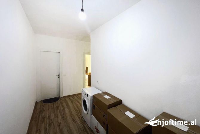 Shtepi ne shitje Apartament ne Tirane, 1+1, Mobilimi Bosh, pa mobiluar, Pagesa 145,000  Euro.