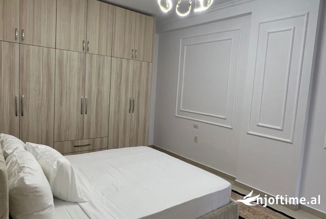 Shtepi ne shitje Apartament ne Tirane, 2+1, Mobilimi E mobiluar, Pagesa 143,000  Euro.