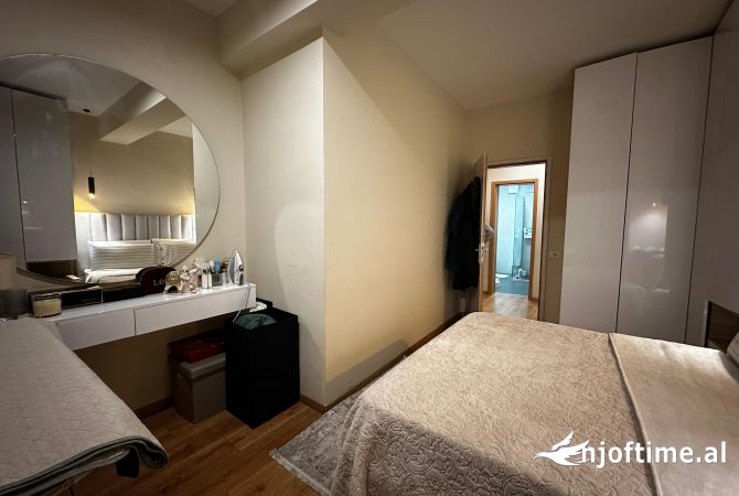 Shtepi ne shitje Apartament ne Tirane, 2+1, Mobilimi E mobiluar, Pagesa 209,500  Euro.