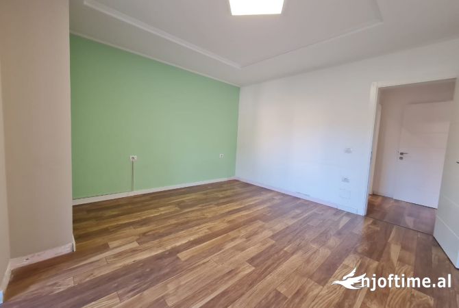 Ambient biznesi me qera 3+1 ne Tirane - 1,500 Euro