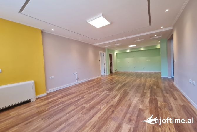 Ambient biznesi me qera 3+1 ne Tirane - 1,500 Euro