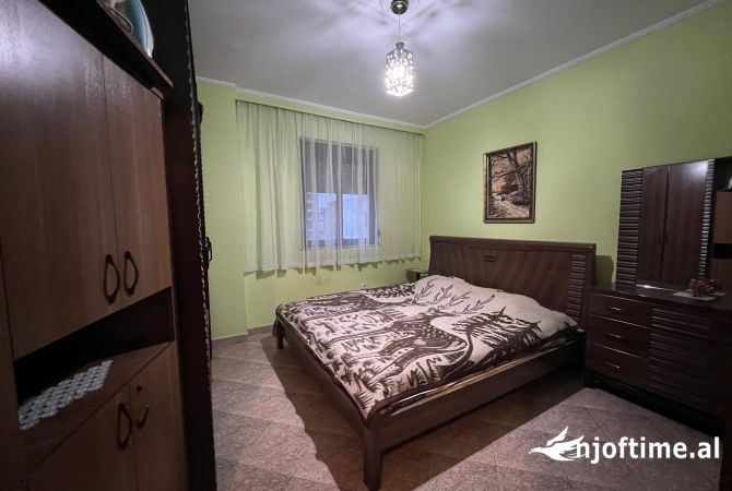 Shtepi me qera Apartament ne Tirane, 1+1, Mobilimi E mobiluar, Pagesa 55,000  Leke.