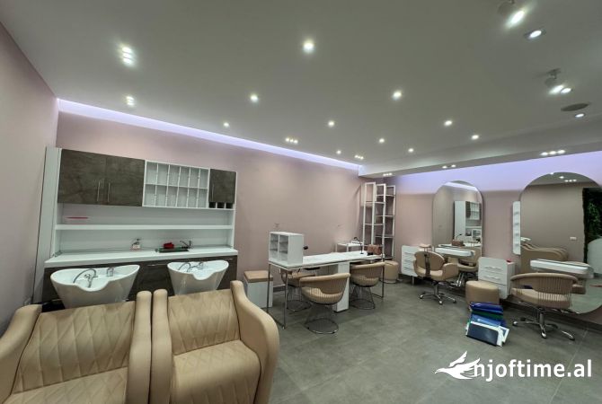 Ambient biznesi me qera 1+1 ne Tirane - 2,000 Euro