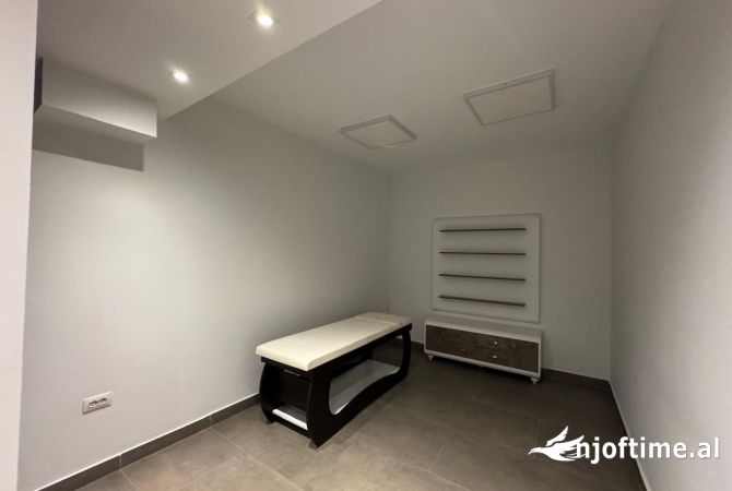 Ambient biznesi me qera 1+1 ne Tirane - 2,000 Euro