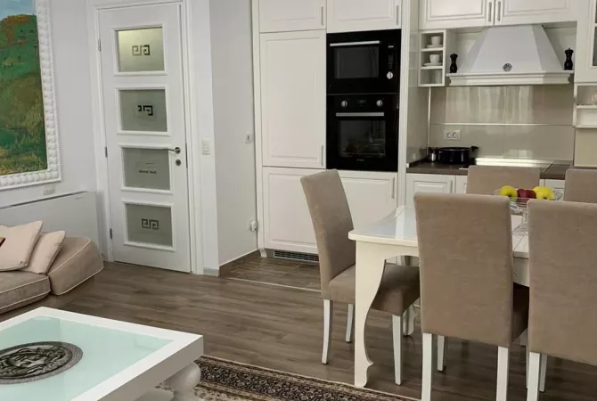 Shtepi me qera 3+1 ne Tirane - 1,000 Euro