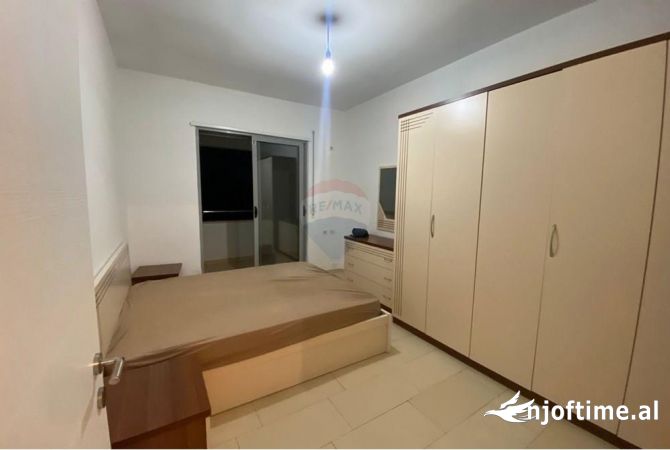 Shtepi me qera 1+1 ne Tirane - 40,000 Leke