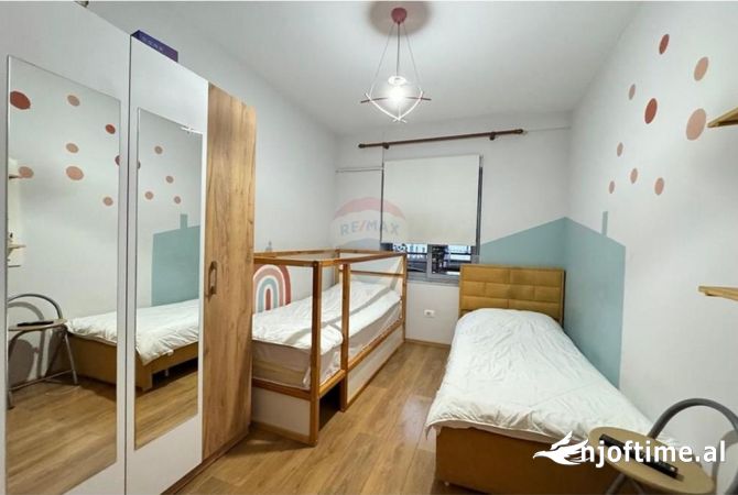 Shtepi ne shitje Apartament ne Tirane, 2+1, Mobilimi E mobiluar, Pagesa 132,000  Euro.