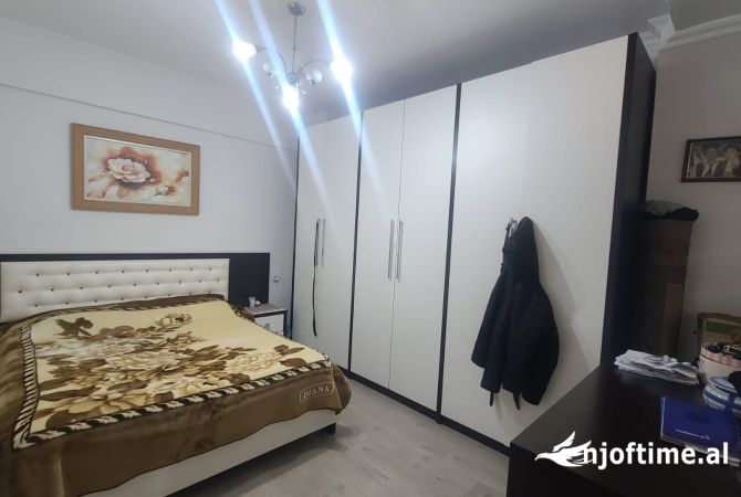Shtepi me qera 2+1 ne Tirane - 60,000 Leke