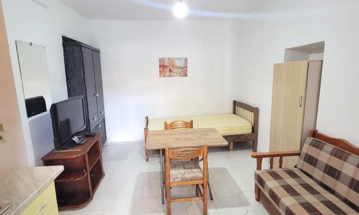 Shtepi me qera Apartament ne Tirane, Garsoniere, Mobilimi E mobiluar, Pagesa 28,000  Leke.