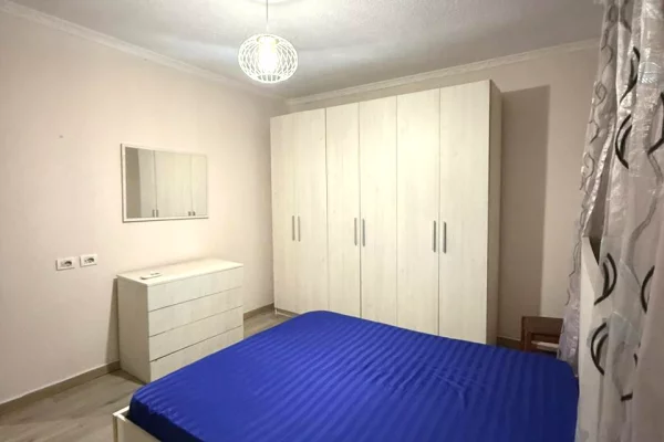 Shtepi me qera Shtepi Private ne Tirane, 2+1, Mobilimi E mobiluar, Pagesa 4,000  Euro.