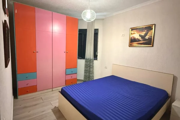 Shtepi me qera Shtepi Private ne Tirane, 2+1, Mobilimi E mobiluar, Pagesa 4,000  Euro.