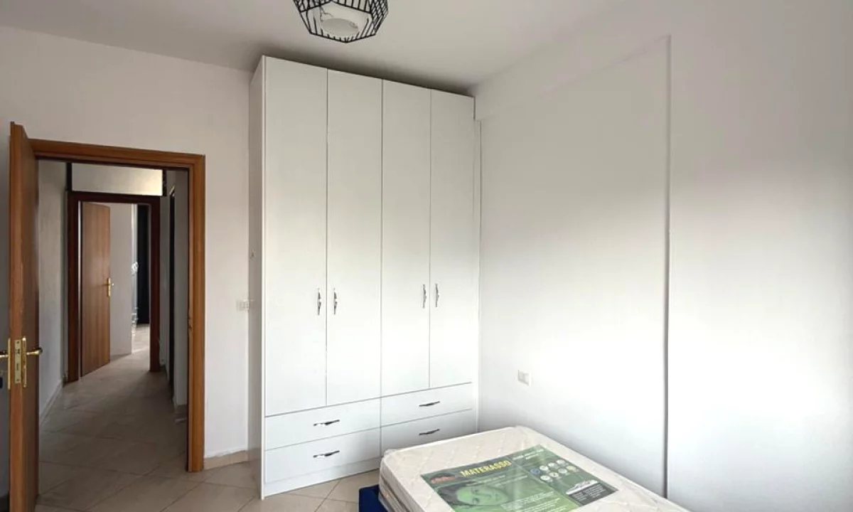 Appartamento in affitto a Tirana 3+1, Arredato