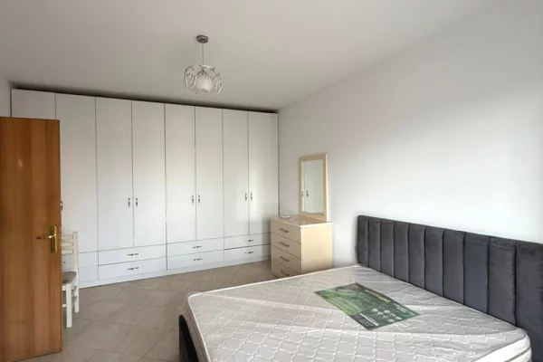 Appartamento in affitto a Tirana 3+1, Arredato