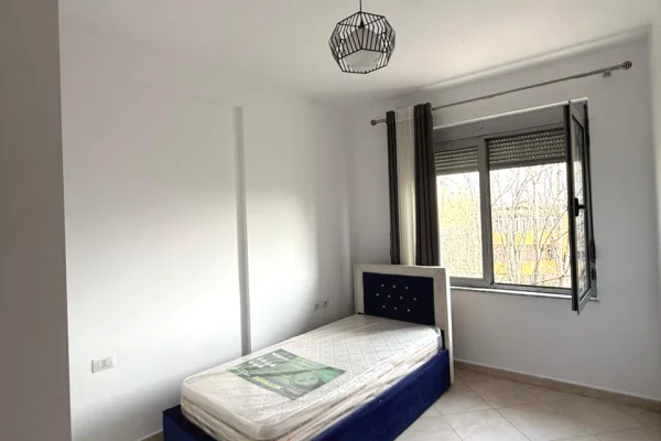 Appartamento in affitto a Tirana 3+1, Arredato