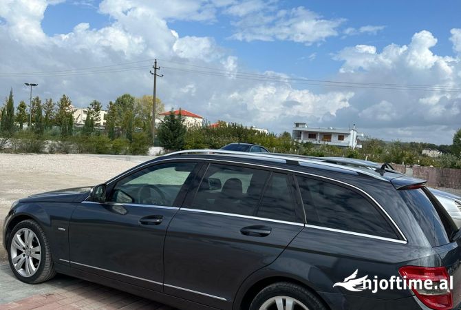 Makina ne shitje ne Durres - 5,500 Euro