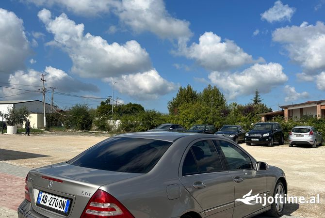 Makina ne shitje ne Durres - 4,500 Euro