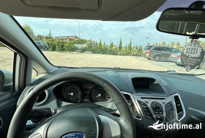 Cars for sale in Durres - 3,700 Euro