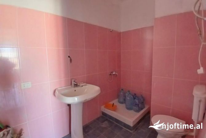 Shtepi ne shitje 1+1 ne Tirane - 78,000 Euro