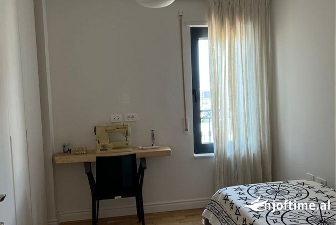 Shtepi me qera Apartament ne Tirane, 2+1, Mobilimi E mobiluar, Pagesa 1,200  Euro.