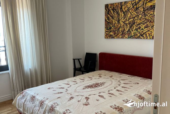 Shtepi me qera 2+1 ne Tirane - 1,200 Euro