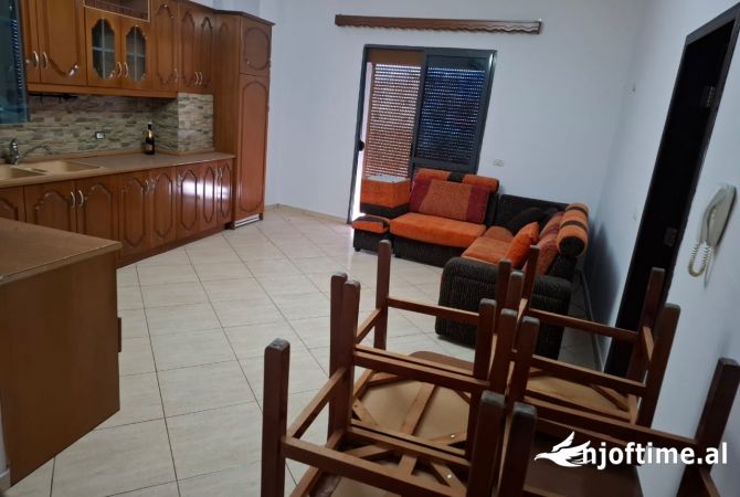 Shtepi me qera 1+1 ne Tirane - 45,000 Leke