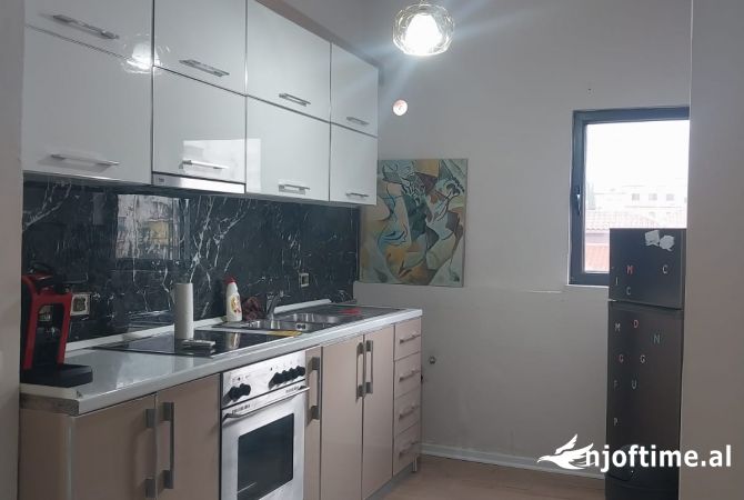 Shtepi me qera 2+1 ne Tirane - 50,000 Leke